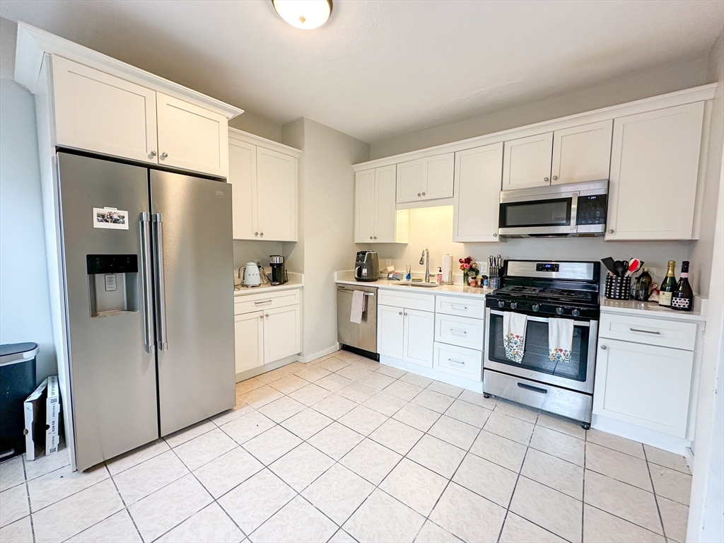 24 Charter St # 6