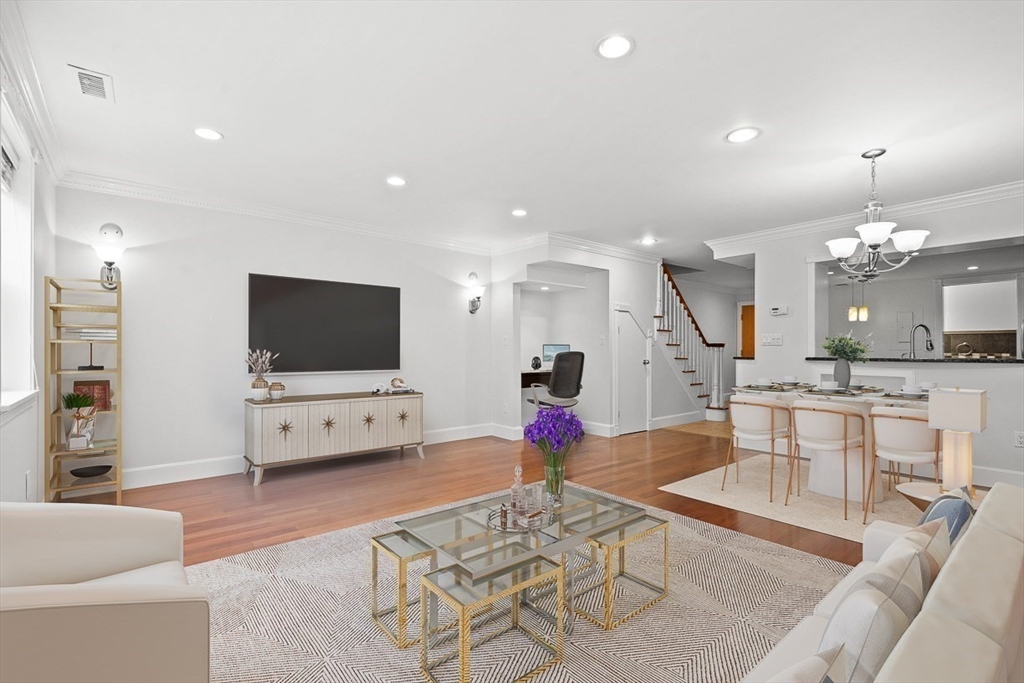 376 Commercial St. # 4D