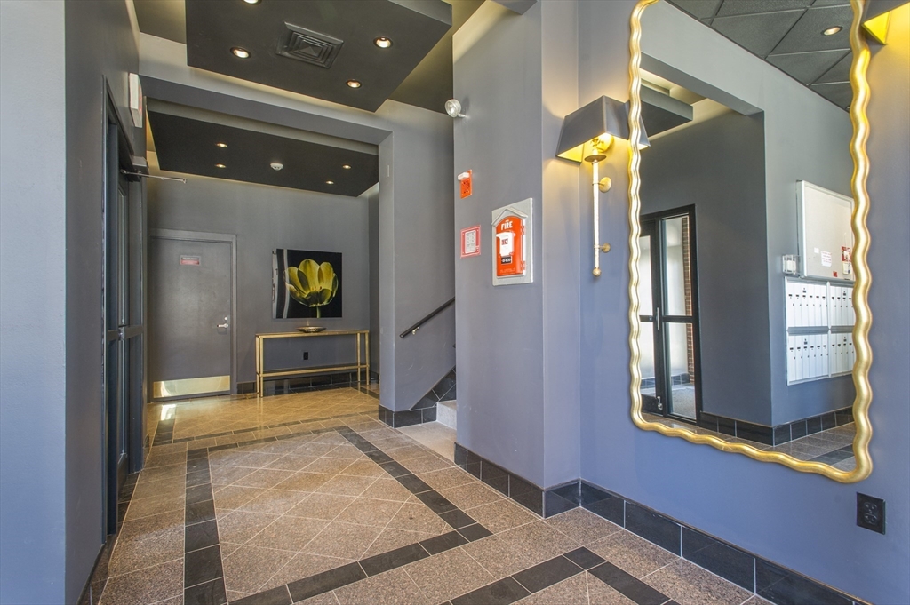 376 Commercial St. # 4D
