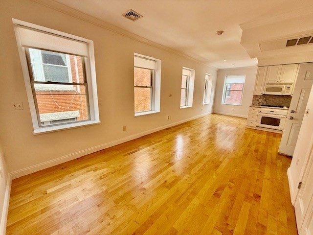 11 Unity St # 8