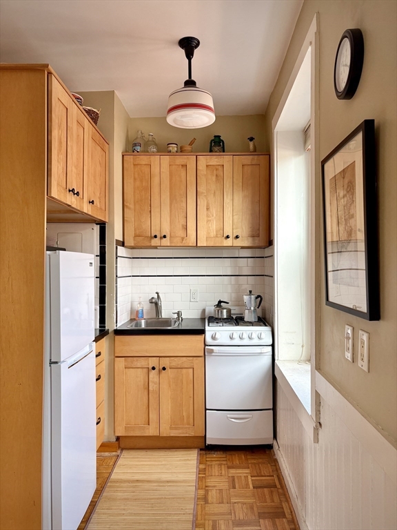 11 Unity St # 7