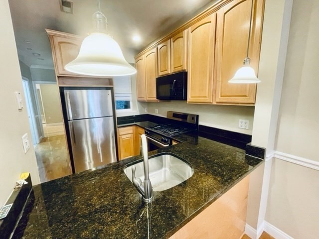 33 N Bennet St # 2
