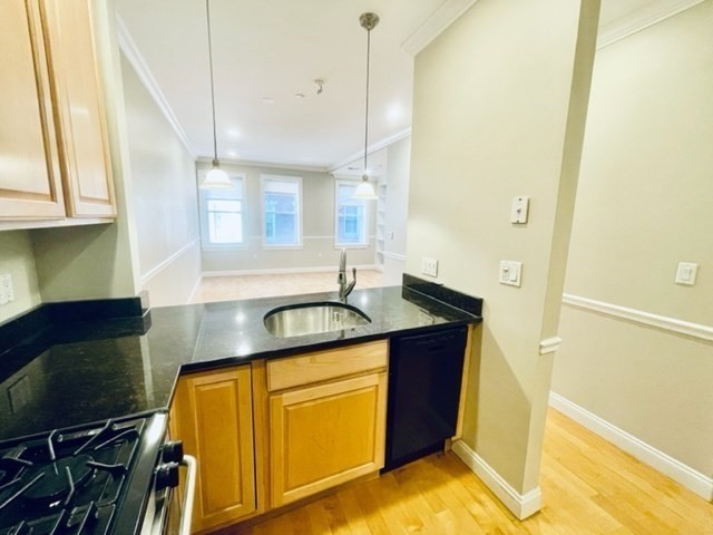 33 N Bennet St # 2