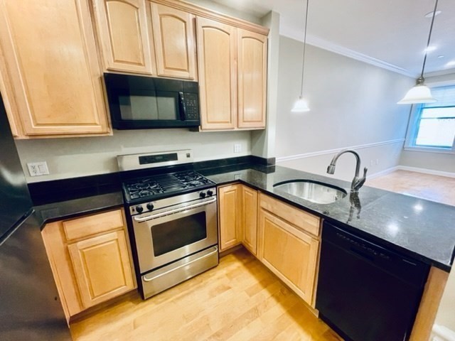 33 N Bennet St # 2