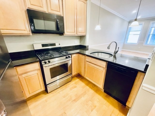 33 N Bennet St # 2