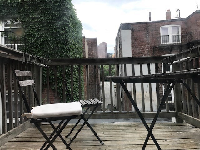 18 Thacher Street # 4