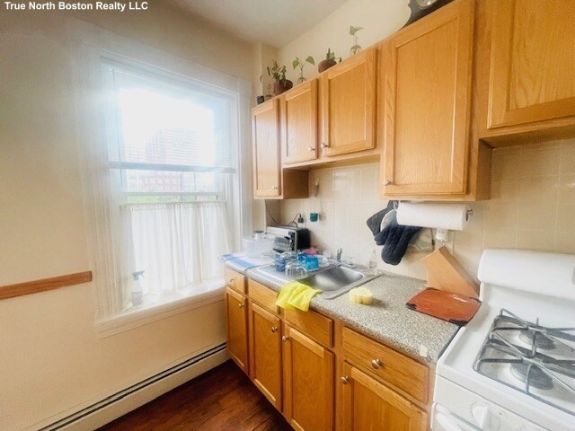 206 Hanover St # 4