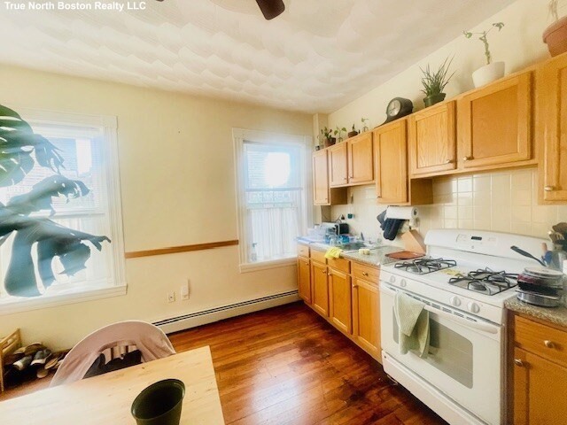 206 Hanover St # 4