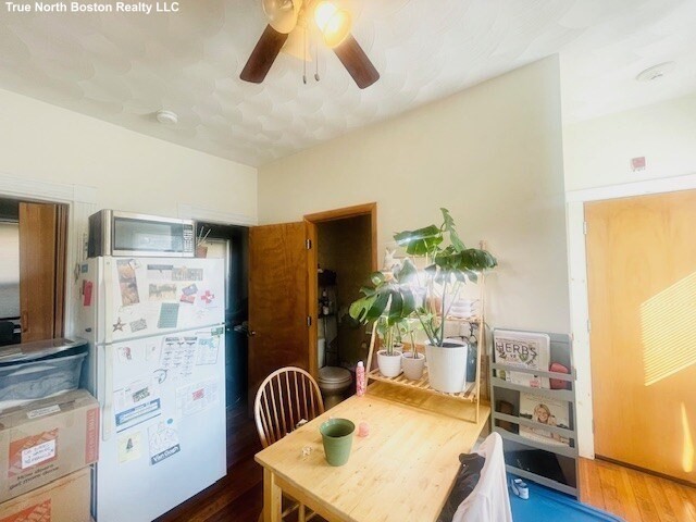 206 Hanover St # 4