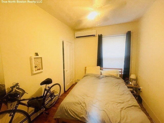 206 Hanover St # 4
