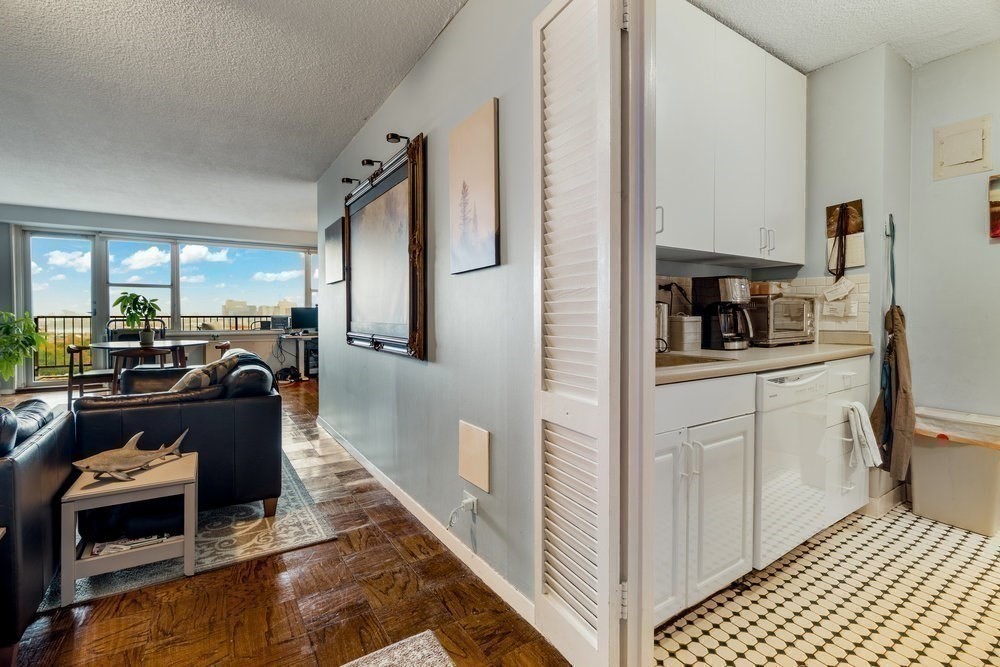 151 Tremont Street # 15J