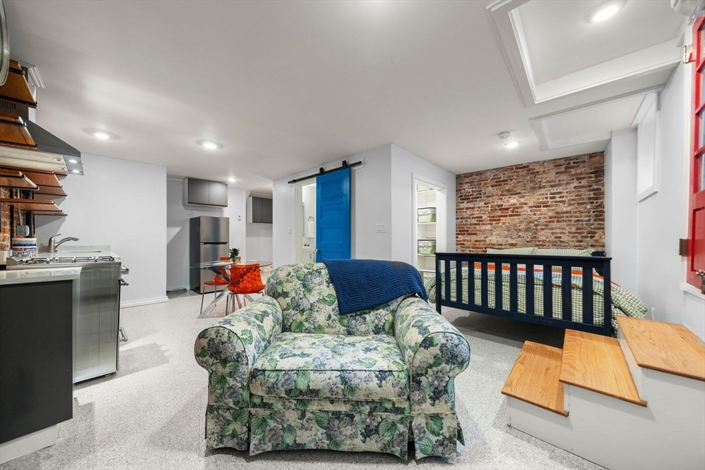 26 Unity St # 1
