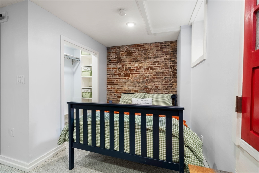 26 Unity St # 1
