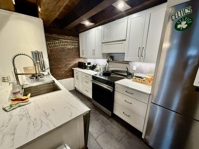 120 Commercial St # 4 Unit: 3-4