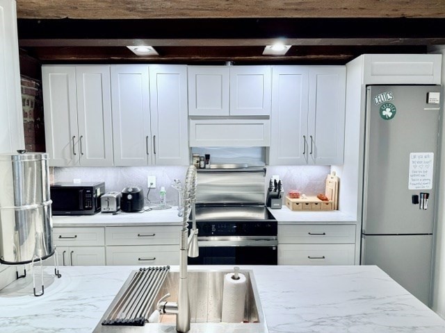 120 Commercial St # 4 Unit: 3-4