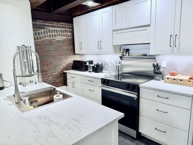 120 Commercial St # 4 Unit: 3-4