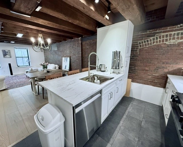 120 Commercial St # 4 Unit: 3-4