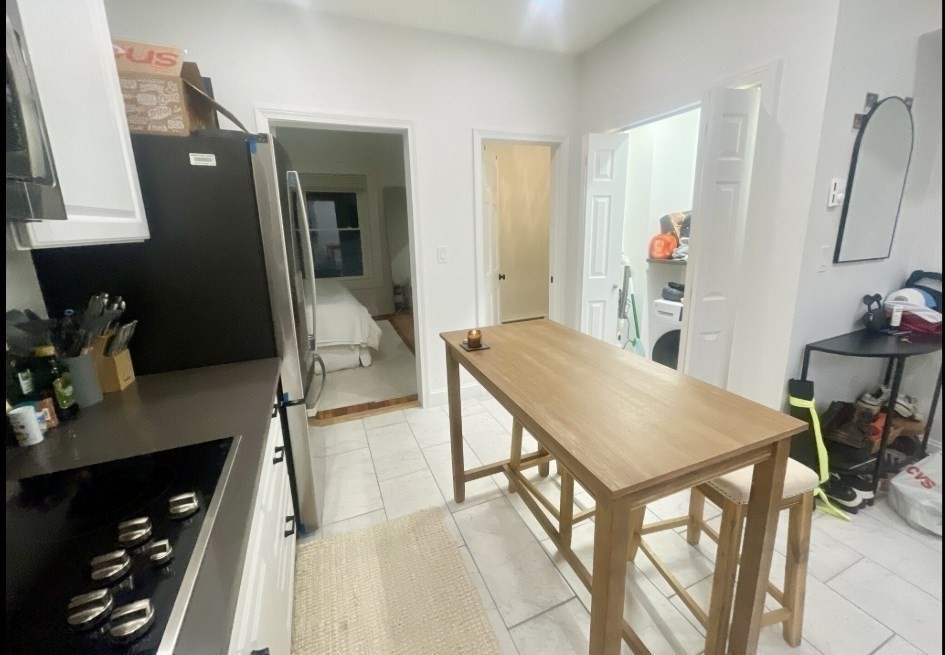 206 Hanover St # 2