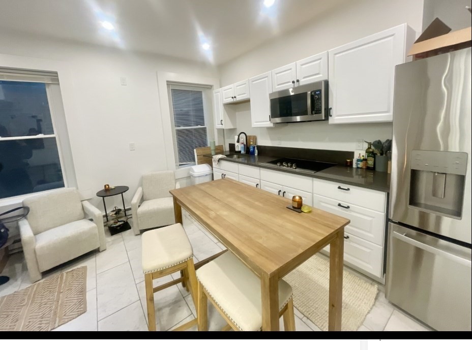 206 Hanover St # 2