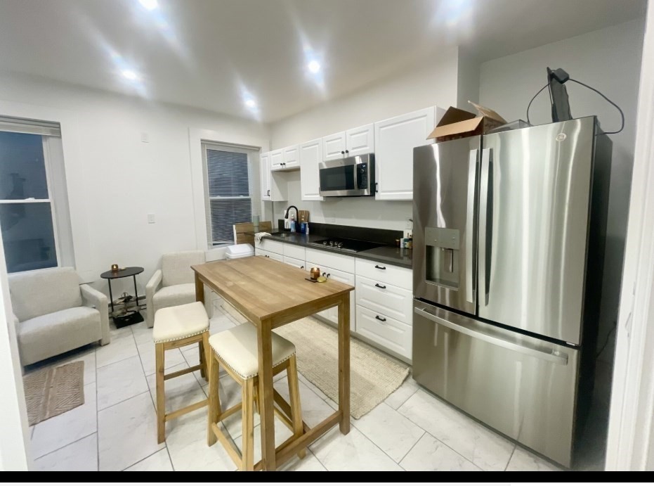 206 Hanover St # 2