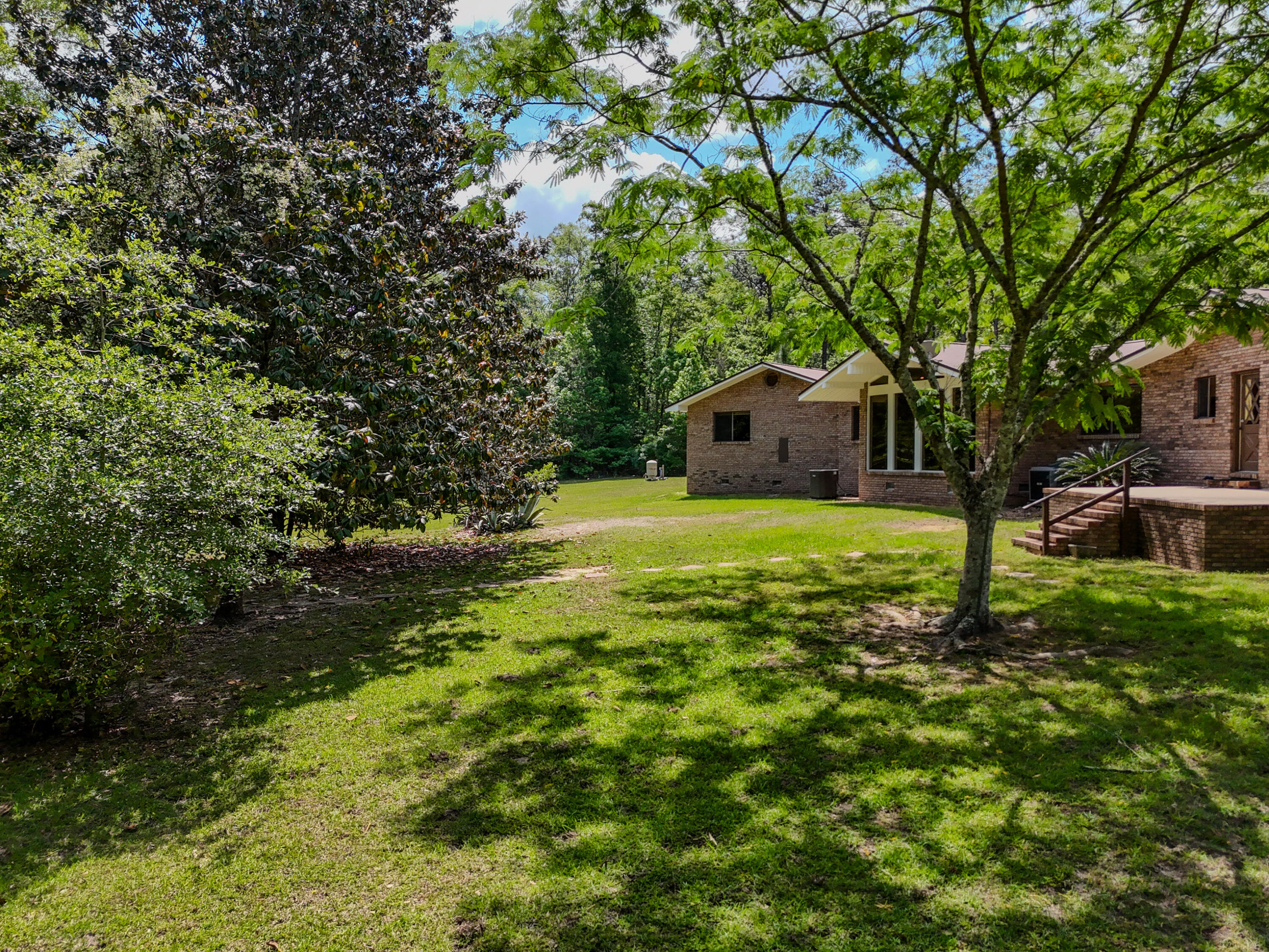 1186 Pine Forest Road