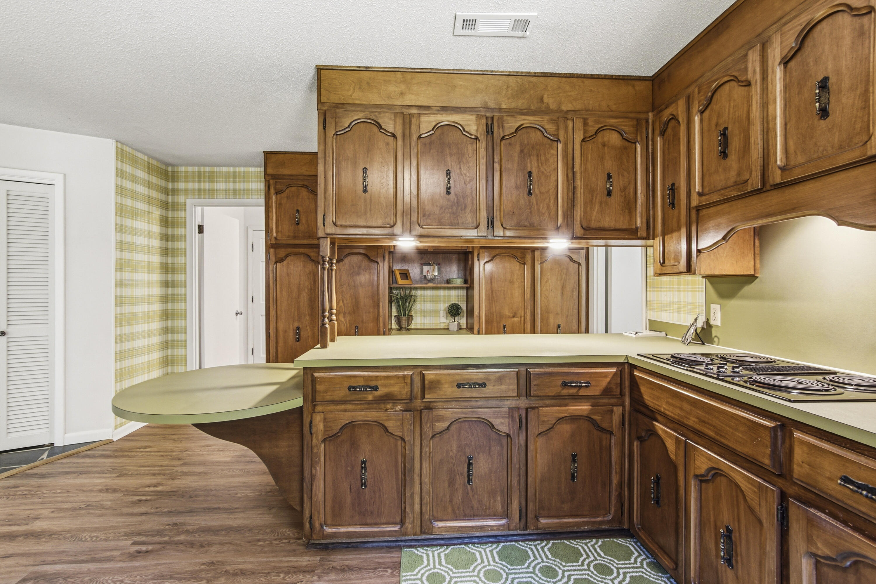 1186 Pine Forest Road