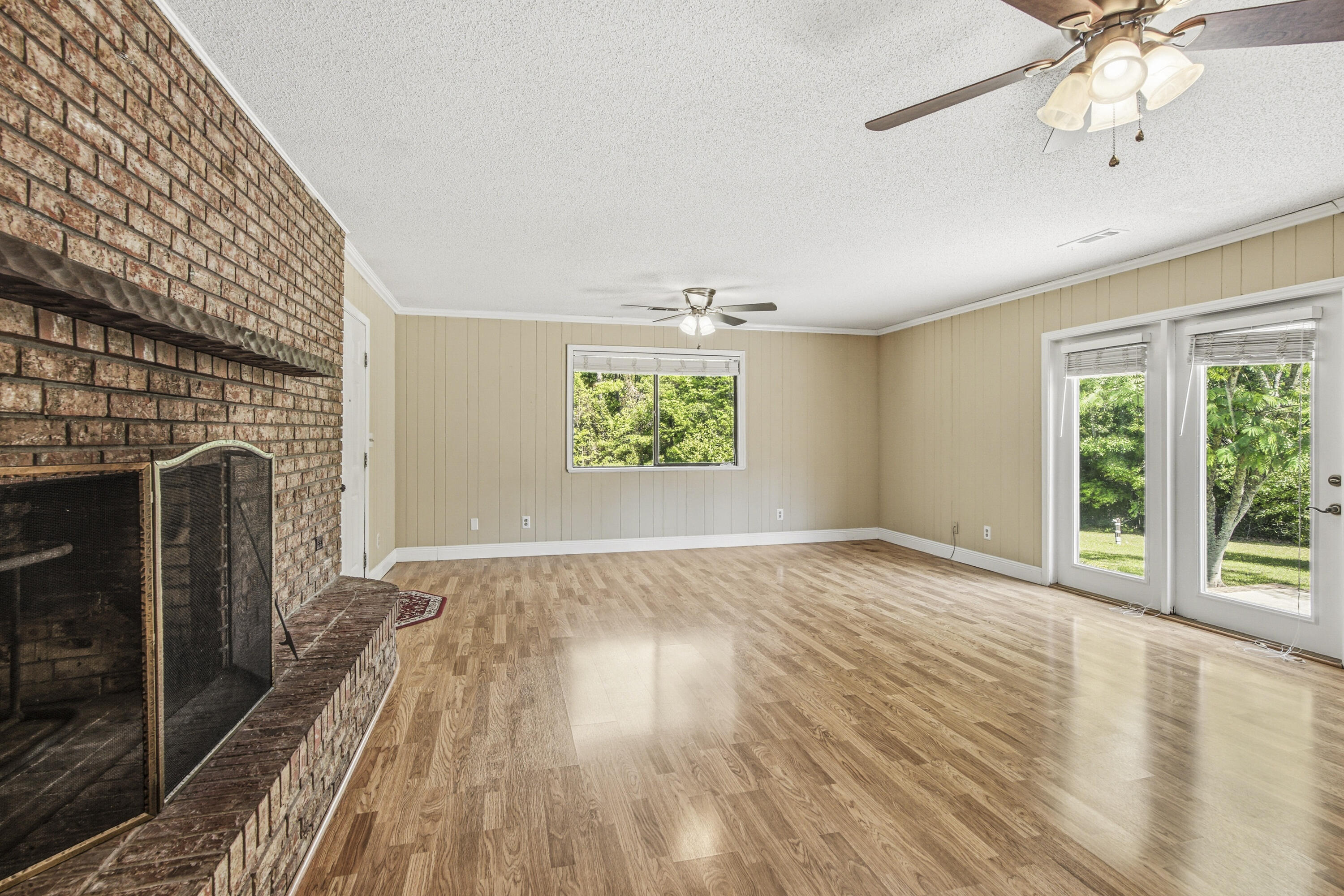 1186 Pine Forest Road