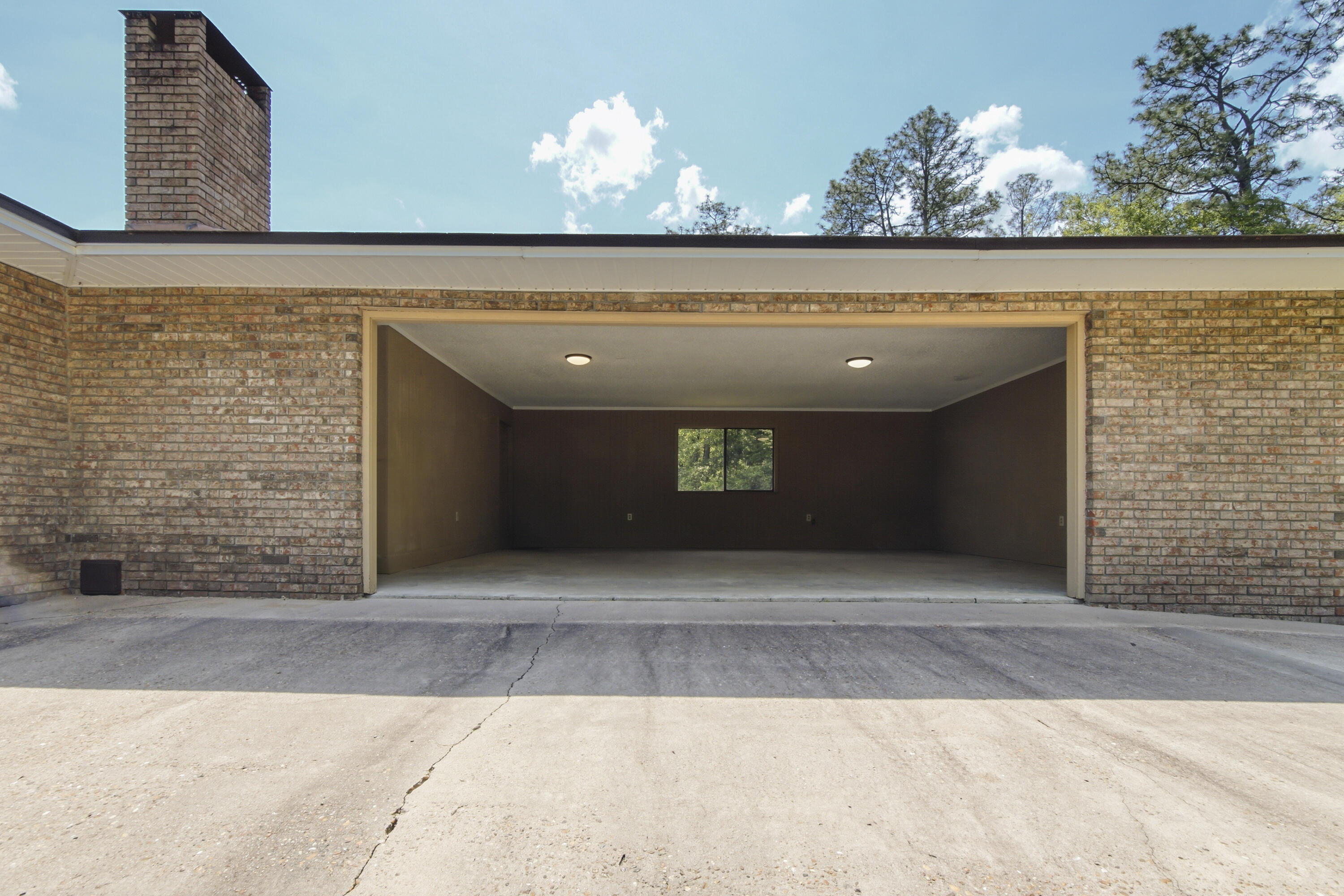 1186 Pine Forest Road