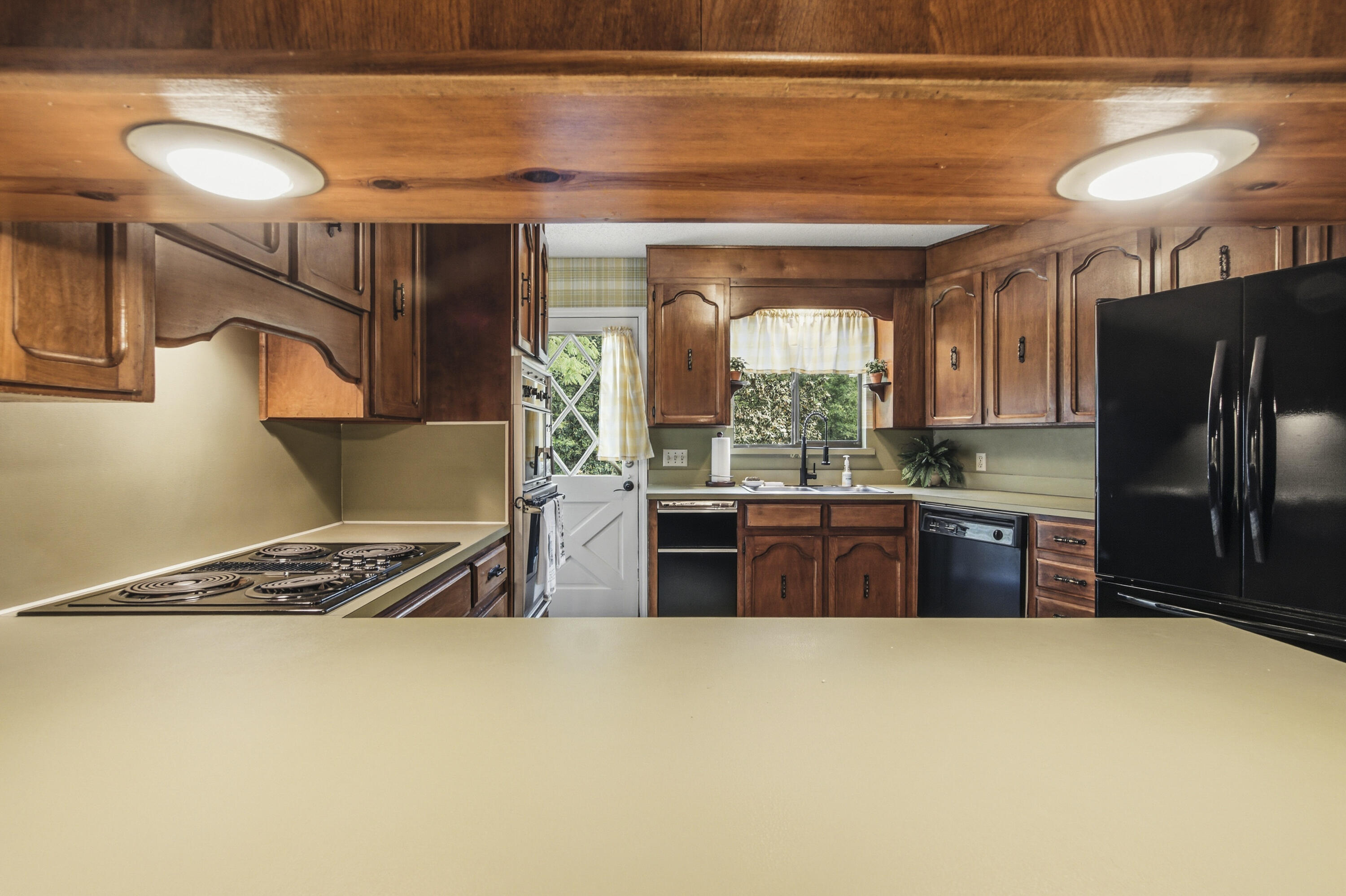 1186 Pine Forest Road