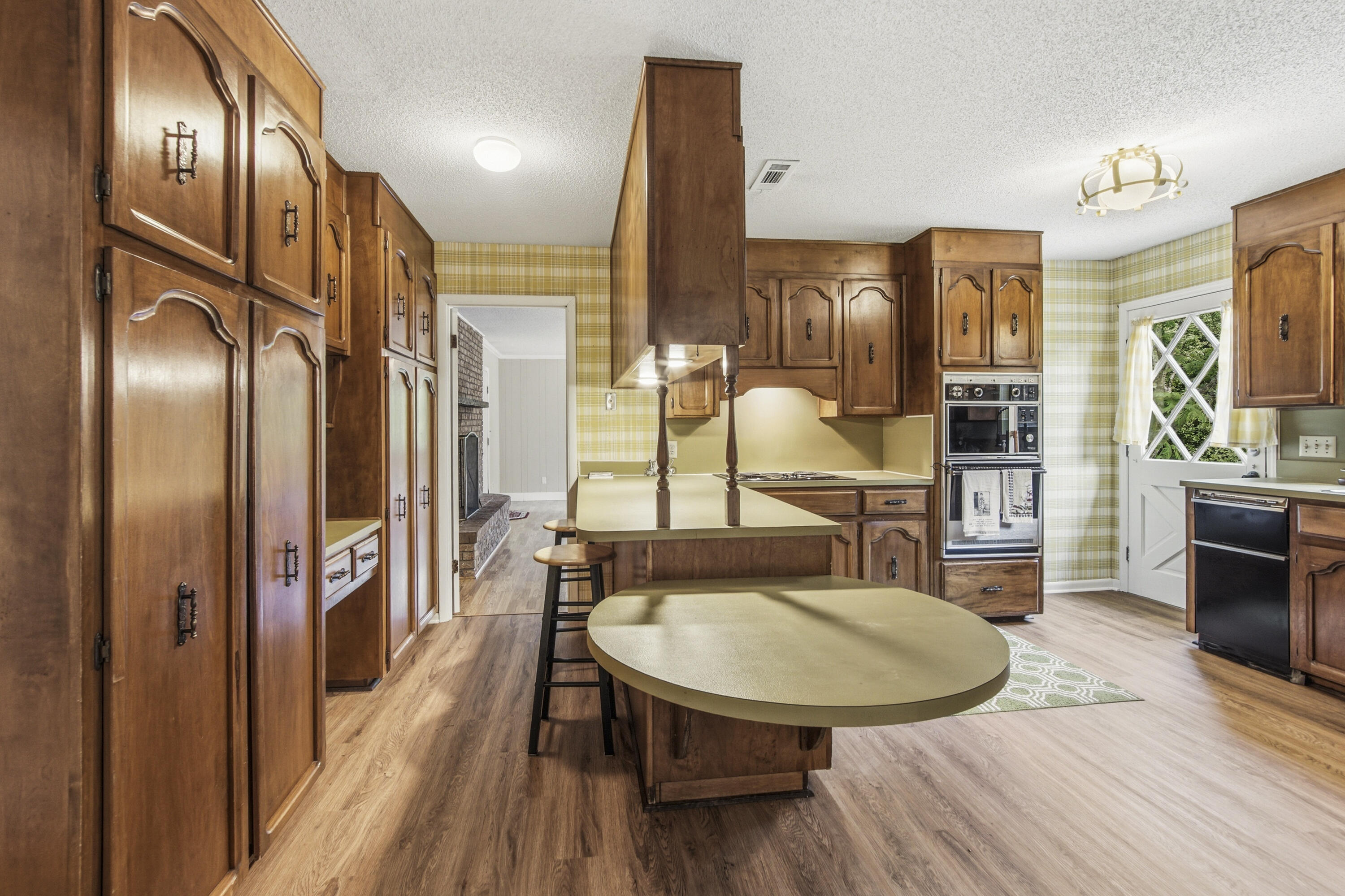 1186 Pine Forest Road