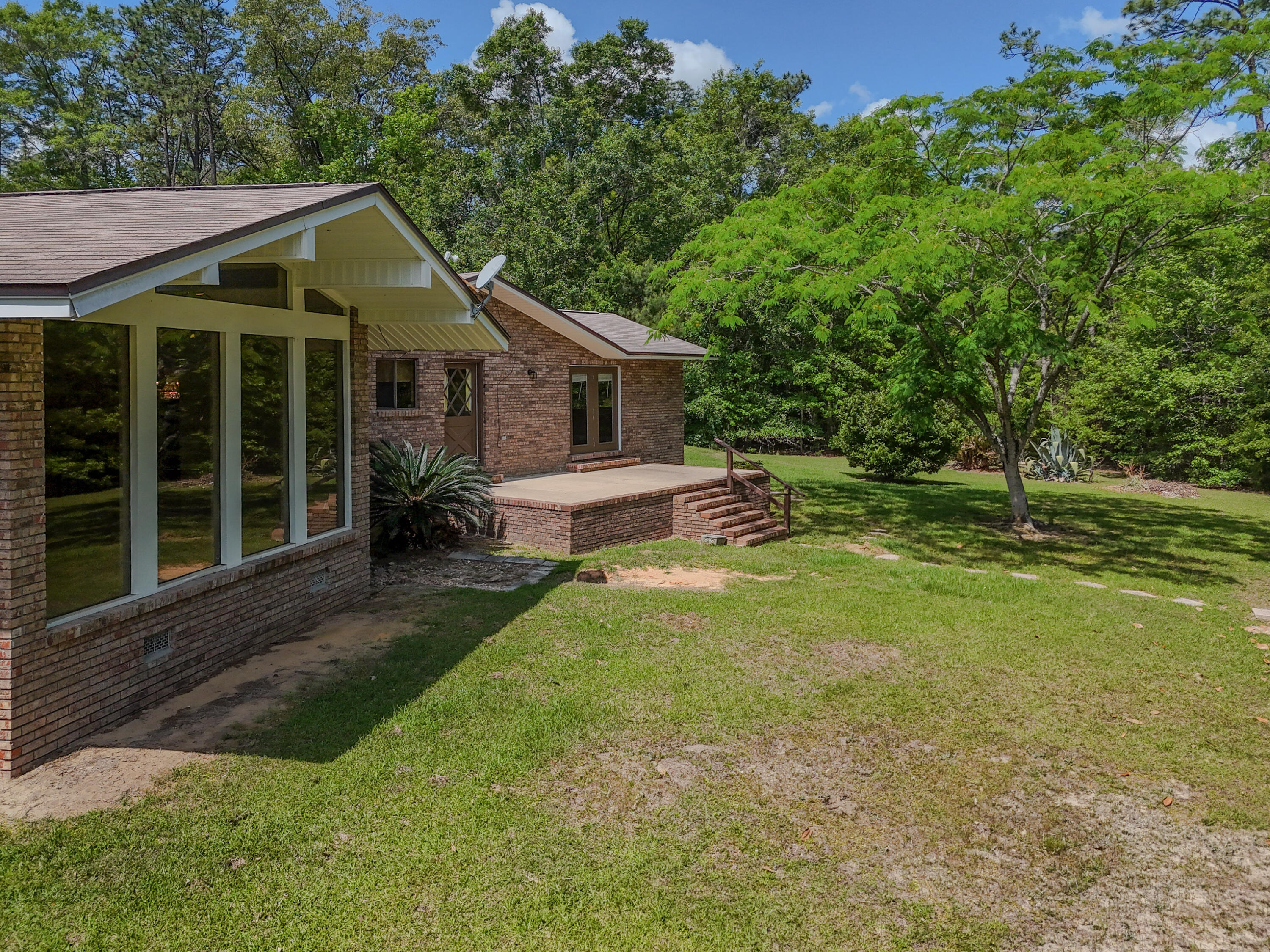 1186 Pine Forest Road