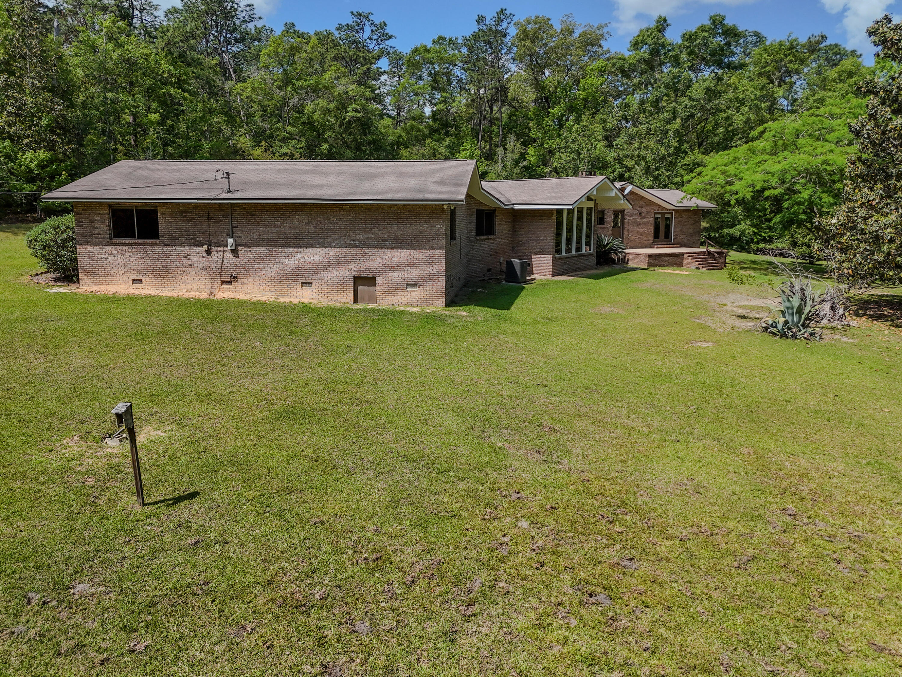 1186 Pine Forest Road