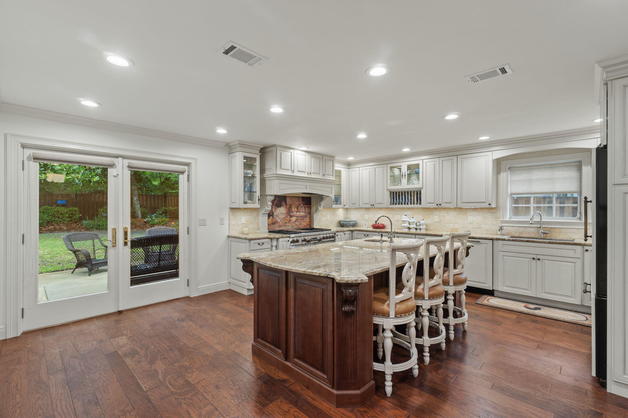 119 Oak Shores Drive