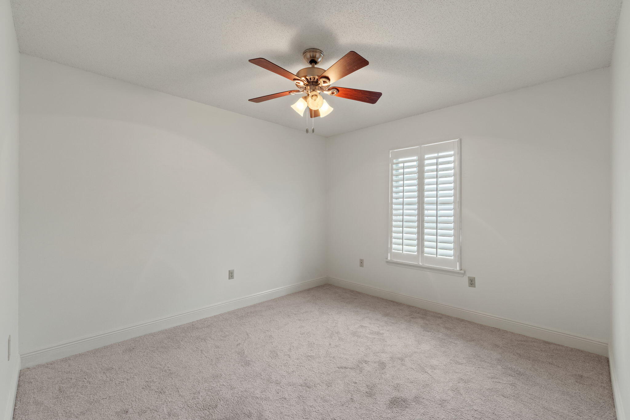 119 Oak Shores Drive