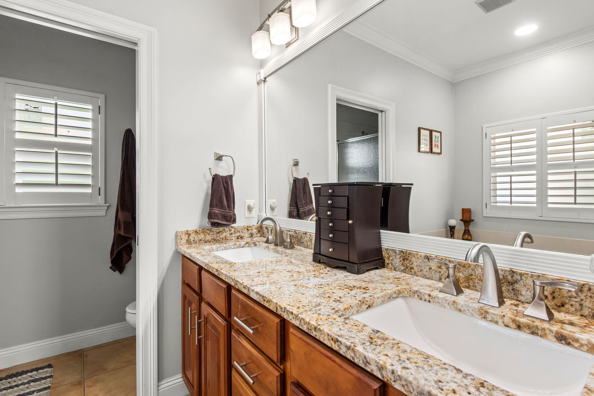 4350 Rhodes Cove