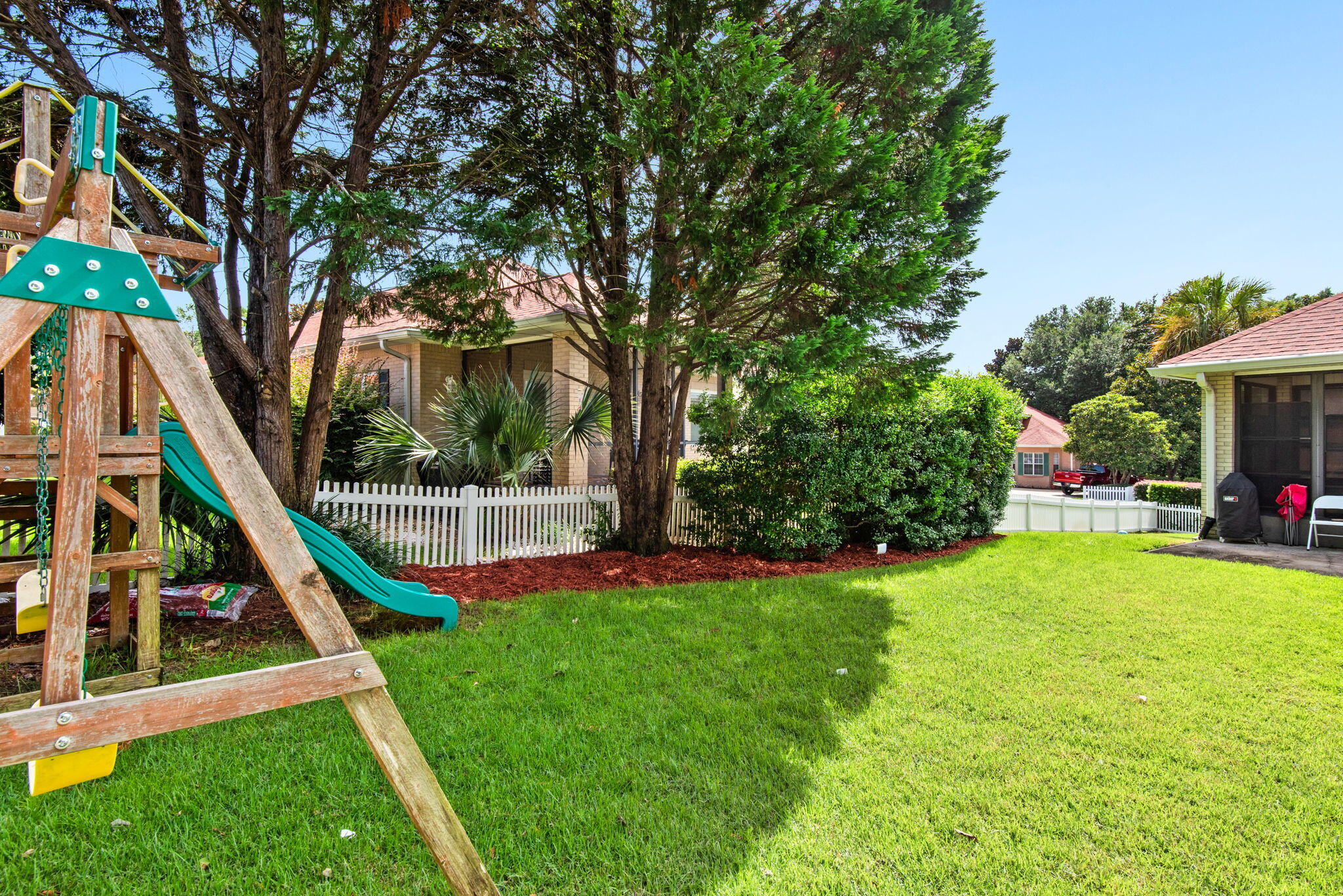 4350 Rhodes Cove