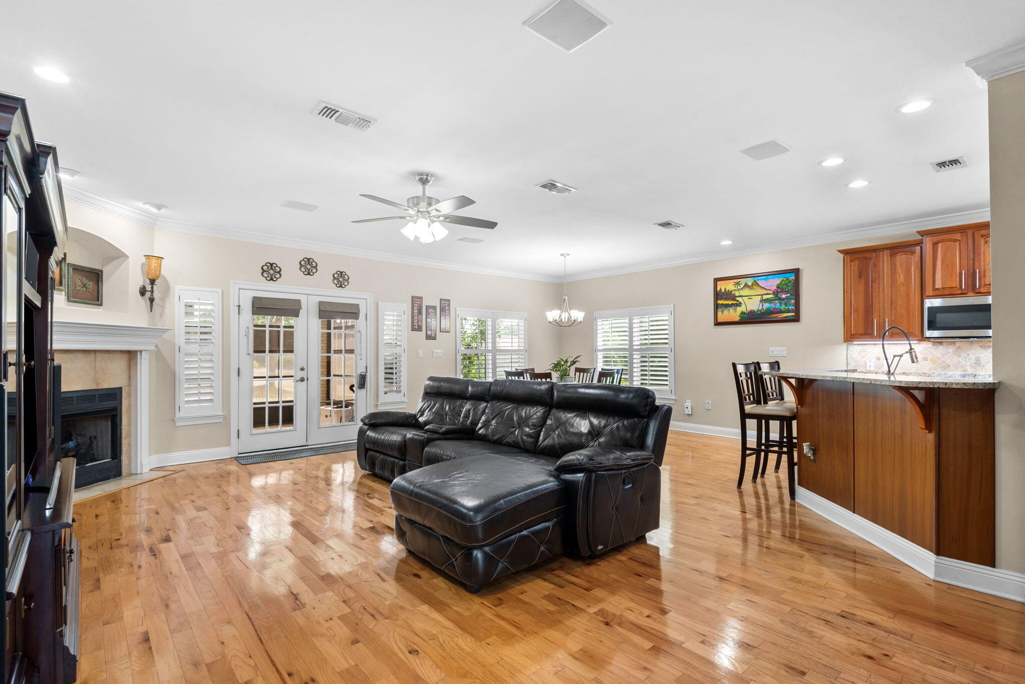 4350 Rhodes Cove