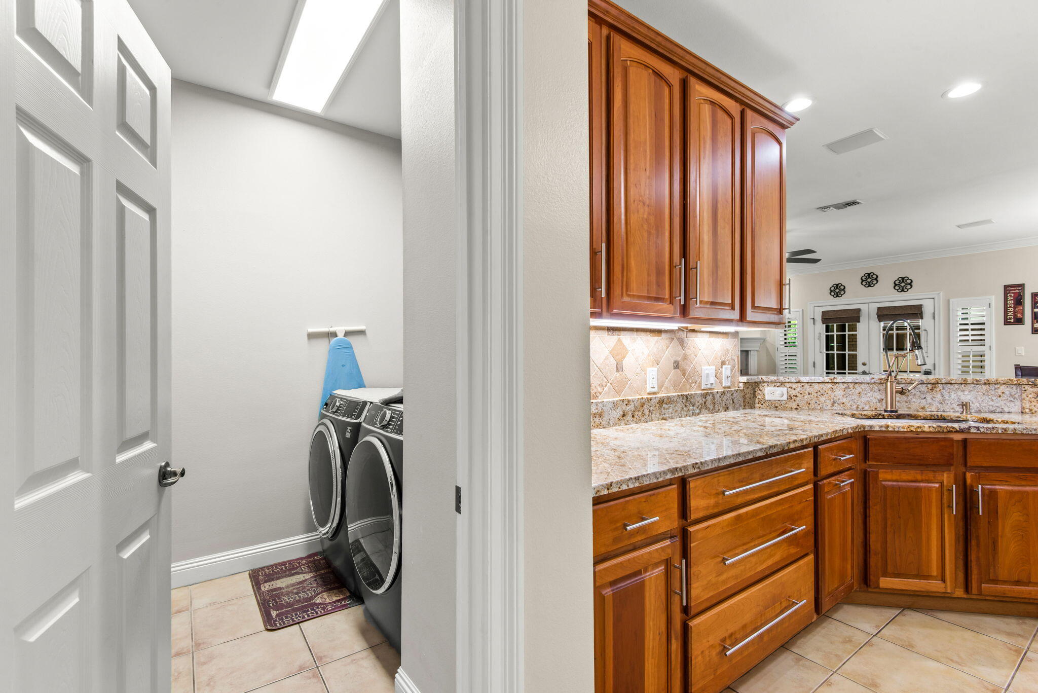 4350 Rhodes Cove