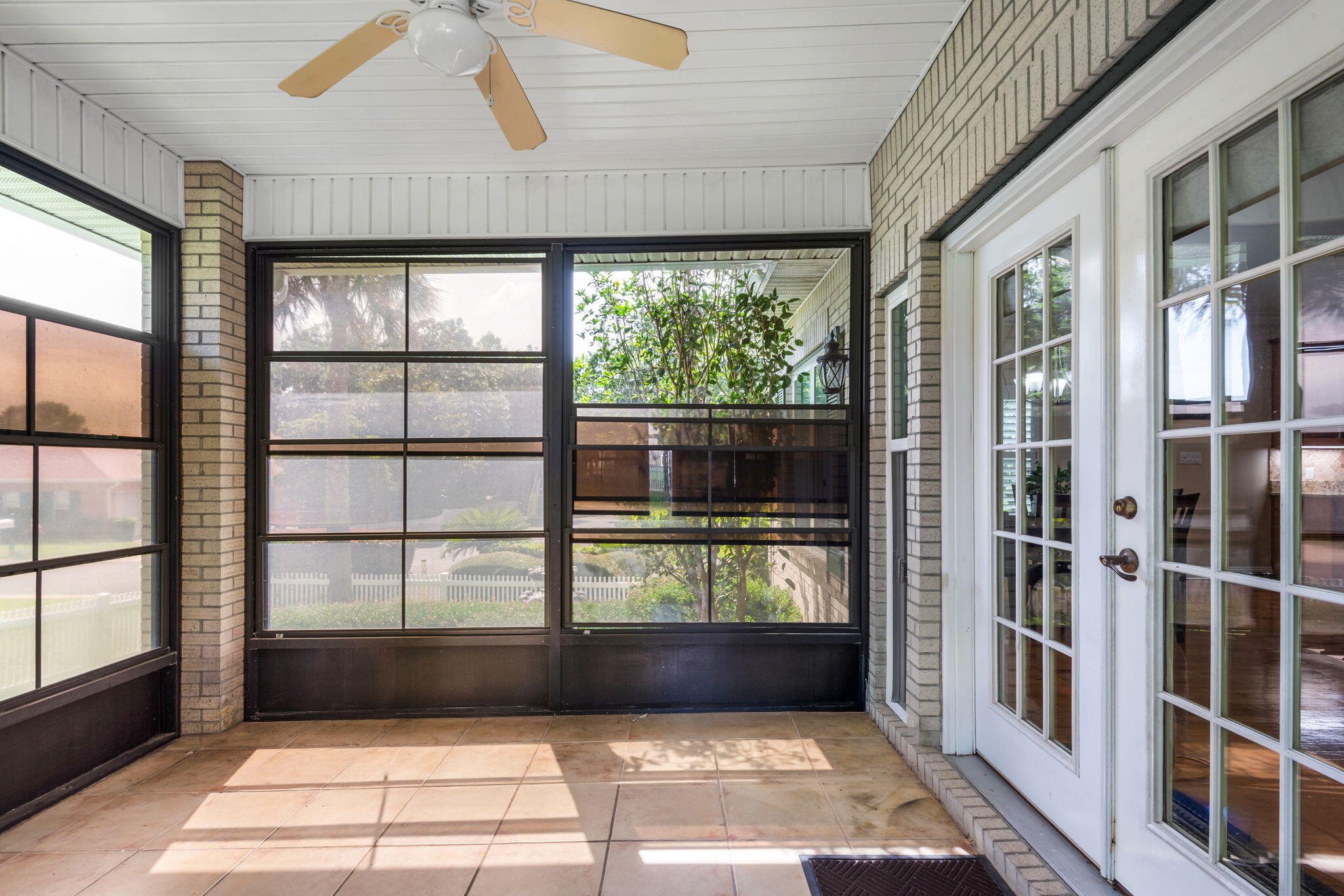 4350 Rhodes Cove
