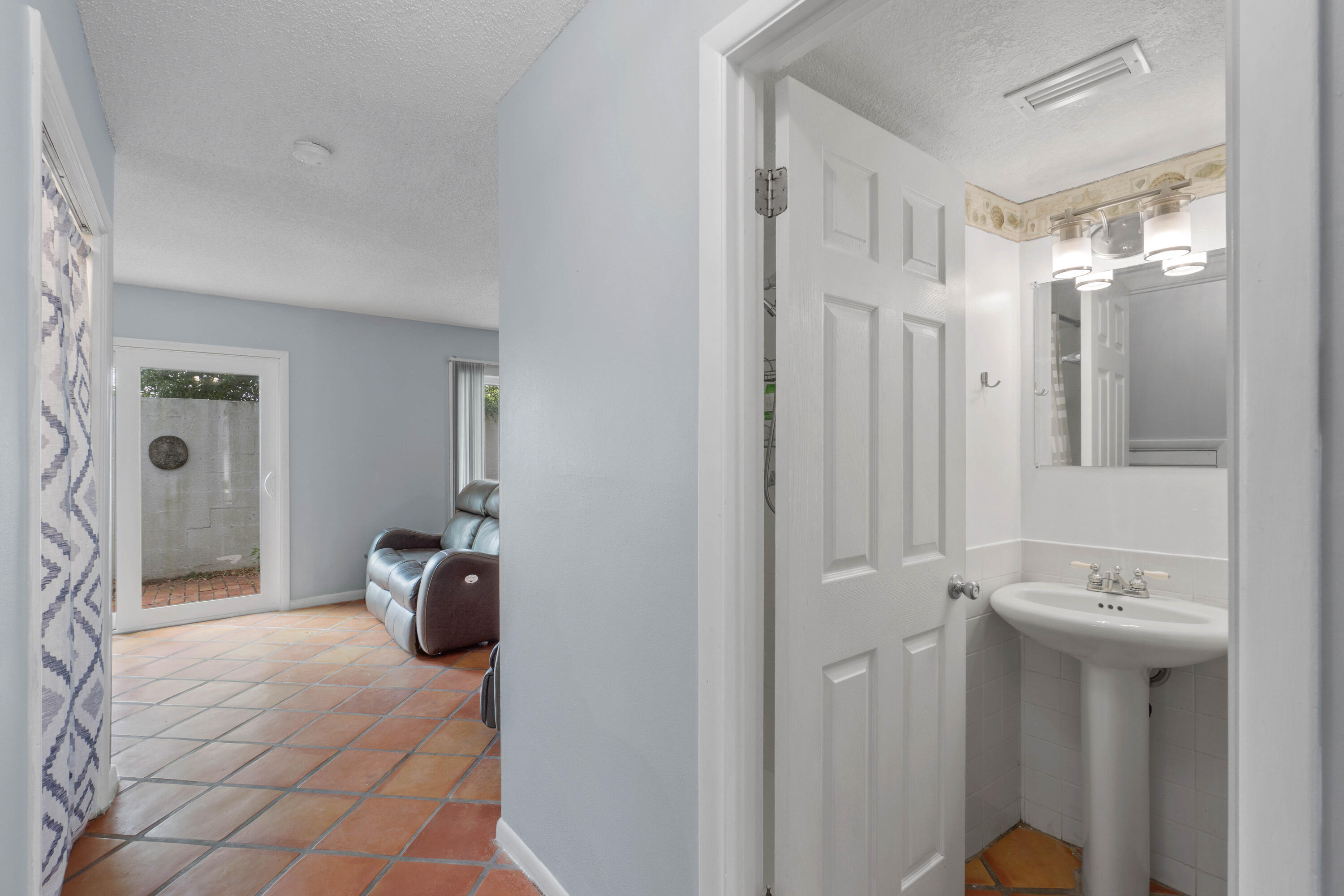 4 SW Miracle Strip Parkway, 23