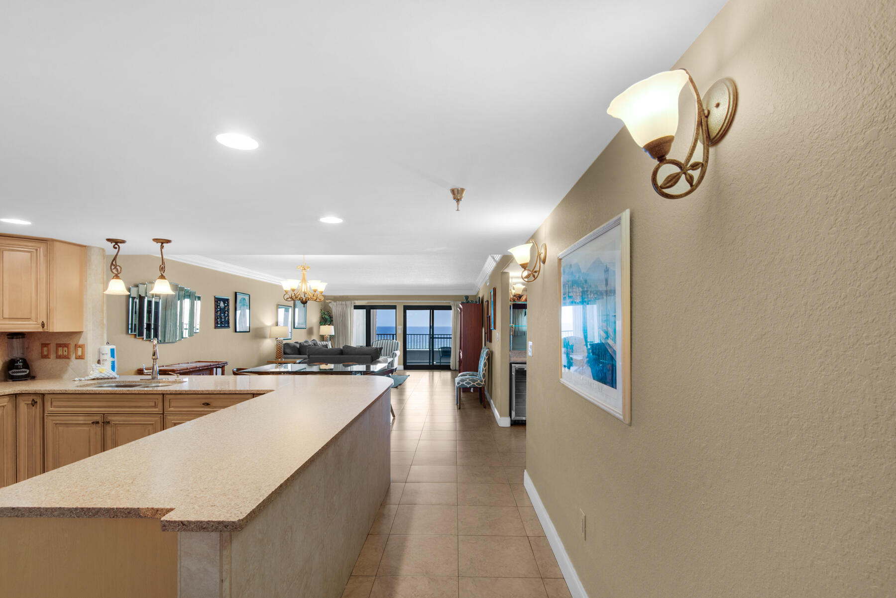 1010 Highway 98, 605