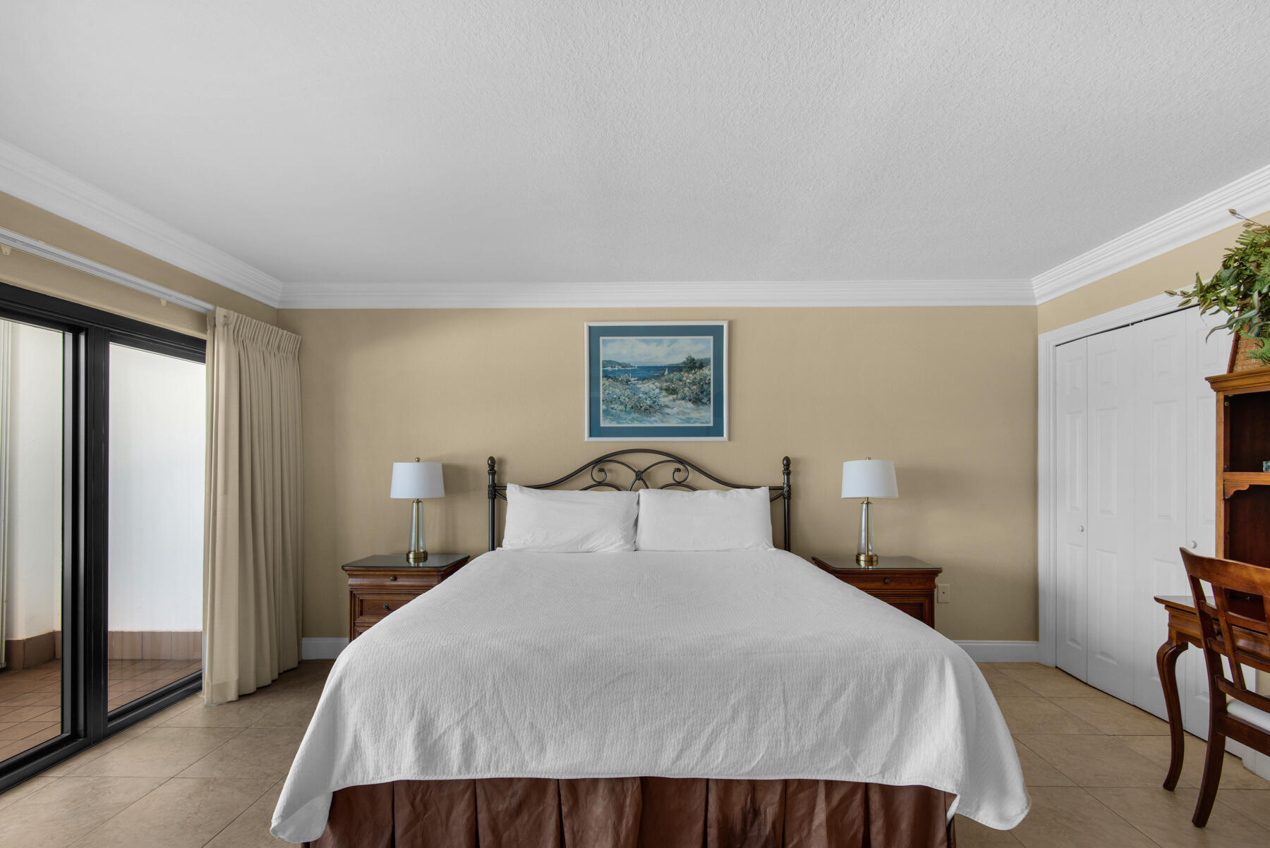 1010 Highway 98, 605