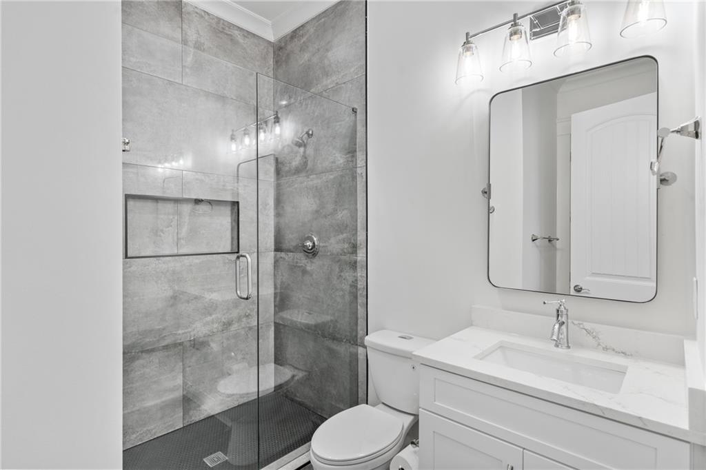 270 #2 Cumming Street