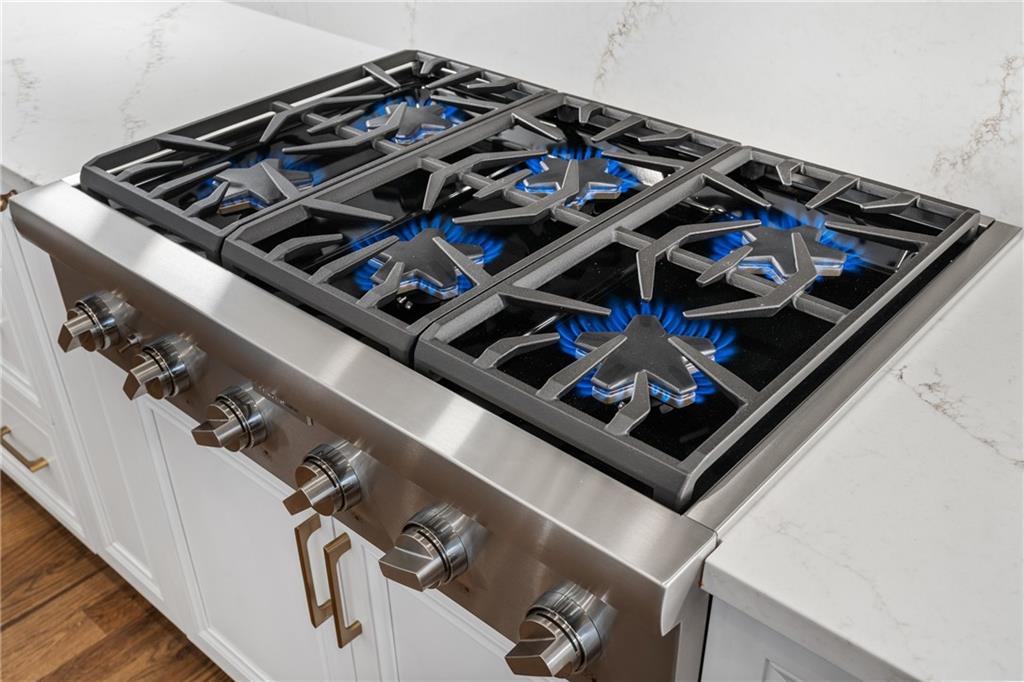 270 #2 Cumming Street