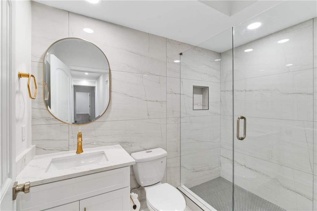 270 #2 Cumming Street