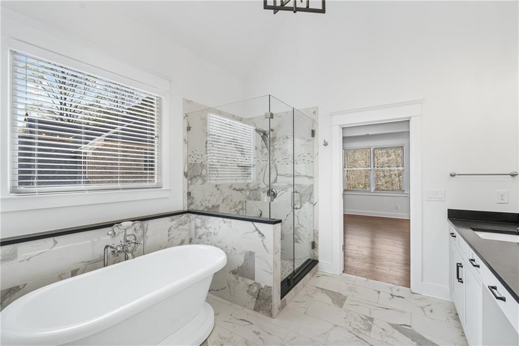 270 #2 Cumming Street