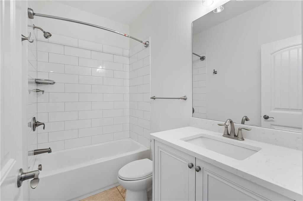 270 #2 Cumming Street