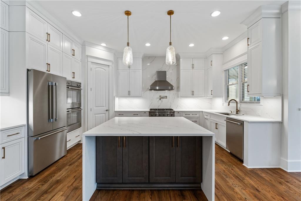 270 #2 Cumming Street