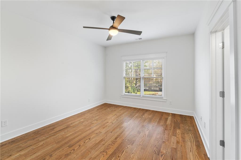 270 #2 Cumming Street