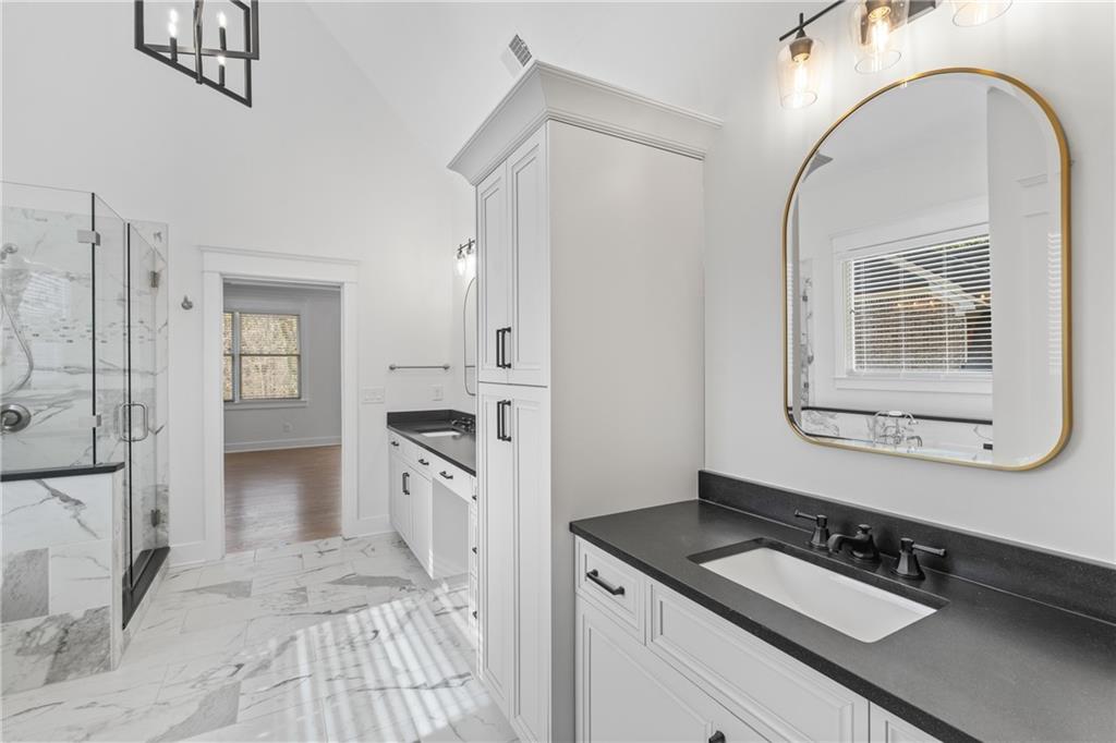 270 #2 Cumming Street